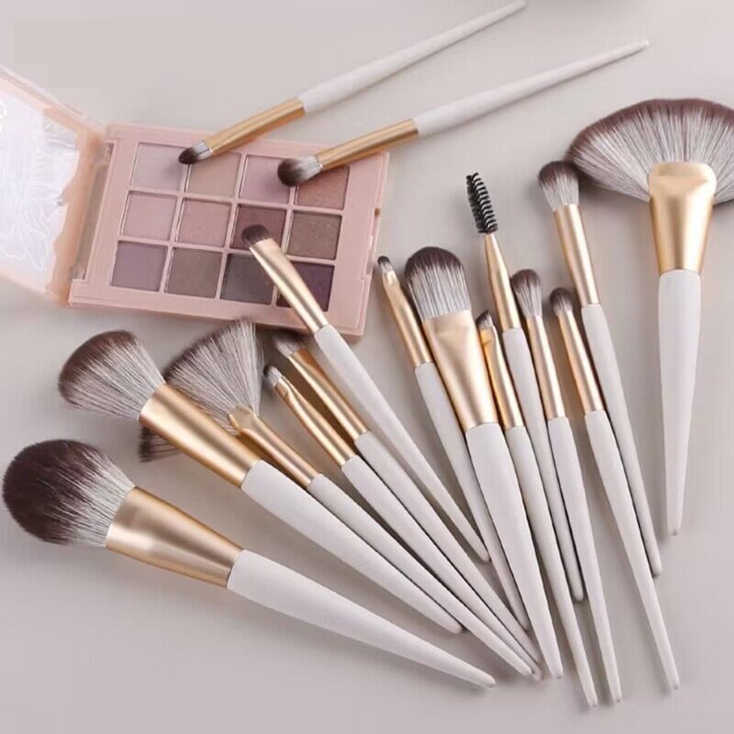 JIYUERLTD Luxe Makeup Brushes Collection - 16pcs Premium Makeup Brush Set Concealer Eye Shadow Blush Pack