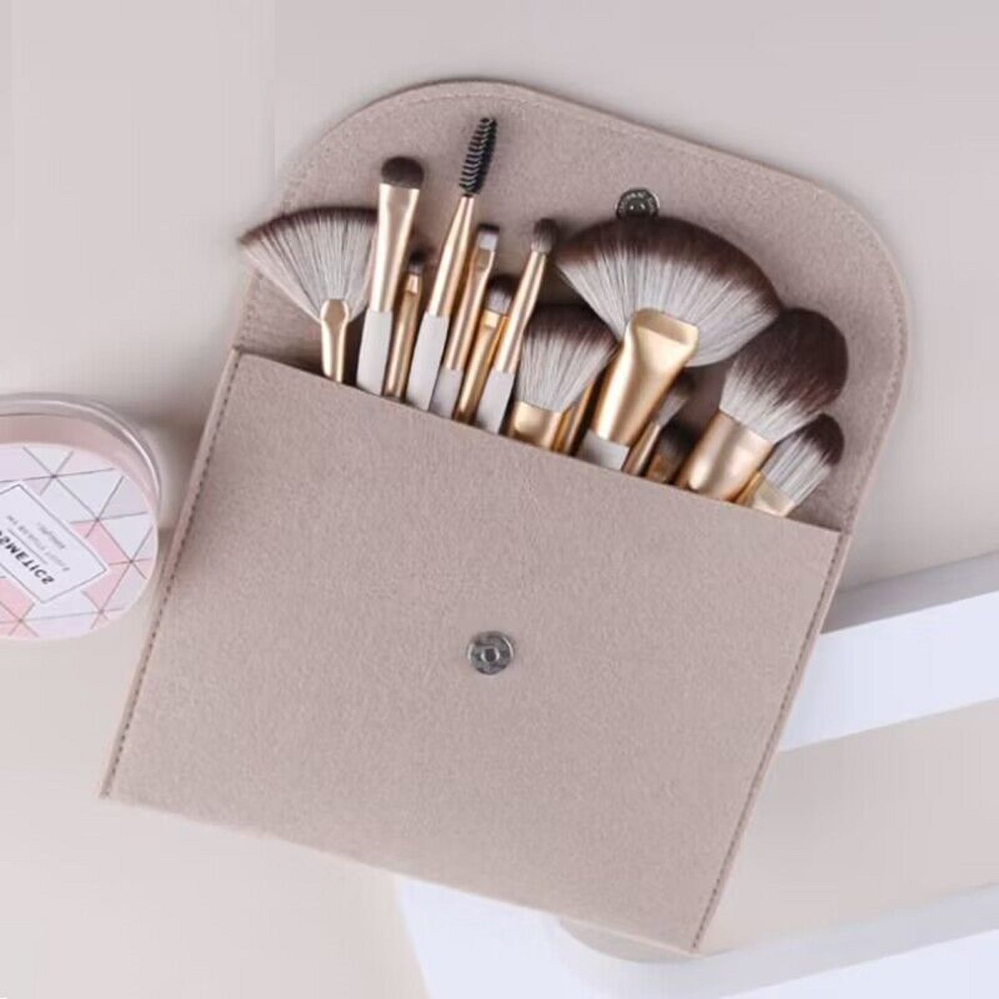 JIYUERLTD Luxe Makeup Brushes Collection - 16pcs Premium Makeup Brush Set Concealer Eye Shadow Blush Pack